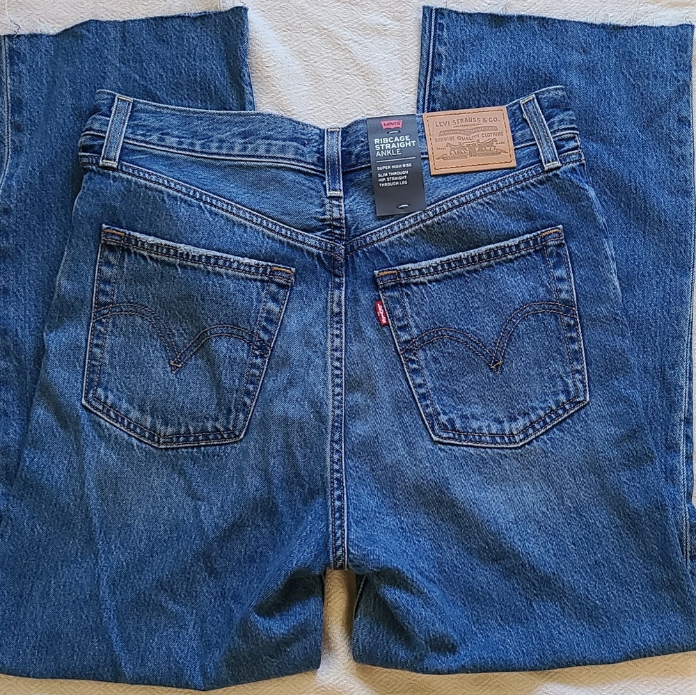 Levis Ribcage Straight Ankle